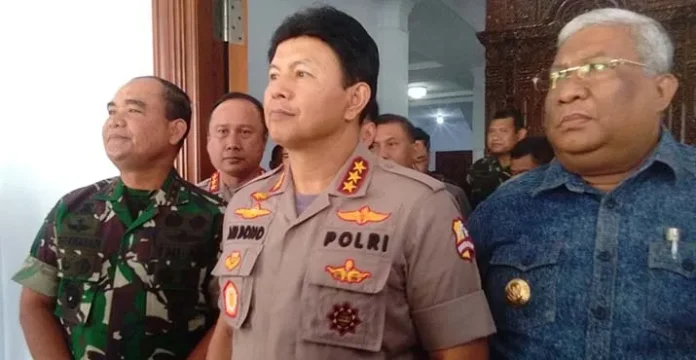 Ari_Dono_Sukmanto Polri Tarik Seluruh Senjata Api dari Personel Pengamanan Demo di DPRD Sultra