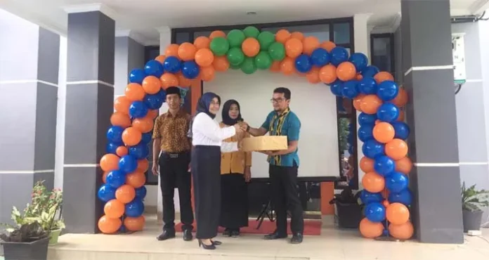 Peringati Hari Statistik Nasional, BPS Kendari Beri Penghargaan ke Mitra Terbaik