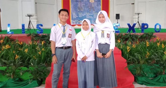 3 Siswa SMAN 1 Tiworo Tengah Wakili Mubar pada English Expo 2019 UHO