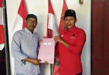 Tiga Balon Kada di Wakatobi Kembalikan Formulir Penjaringan PDIP Tiga Balon Kada di Wakatobi Kembalikan Formulir Penjaringan PDIP