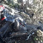 Satu Unit Mobil Terjun Bebas di Kendari Beach, Pengemudi Melarikan Diri