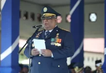 Pemprov Sultra Komitmen Tingkatkan Pelayanan Transportasi Gubernur Sultra, Ali Mazi