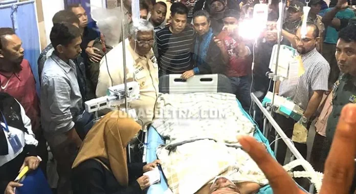 Ali Mazi Kunjungi Korban Kritis Aksi Demo di RSUD Bahteramas