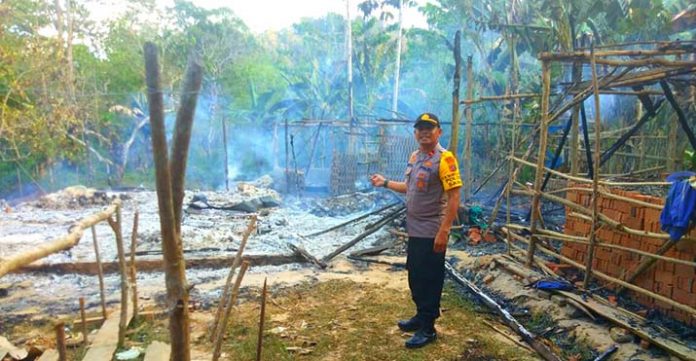 Diduga Lupa Matikan Api Tungku, Rumah Warga Konut Terbakar