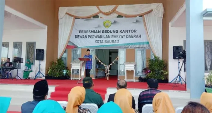 Wali Kota Baubau Resmikan Gedung DPRD