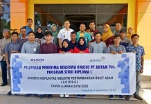 ANTAM UBPN Sultra Berangkatkan Tujuh Warga Pomalaa Kuliah di AKIPBA ANTAM UBPN Sultra Berangkatkan Tujuh Warga Pomalaa Kuliah di AKIPBA
