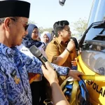 Bupati Konsel Resmikan Bus Sekolah Gratis Andoolo-Punggaluku Bupati Konsel Resmikan Bus Sekolah Gratis Andoolo-Punggaluku