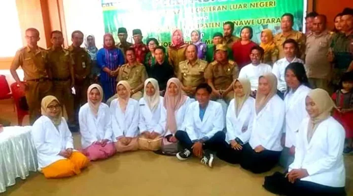 Pemda Konut Lepas 10 Calon Mahasiswa Kuliah di Tiongkok