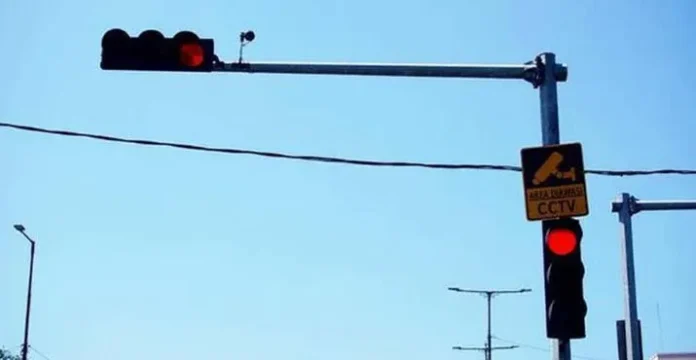 cctv_lampuerah Ilustrasi lampu merah cctv