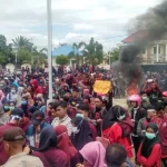 Mahasiswa USN Juga Demo di DPRD Tolak RKUHP dan UU KPK Mahasiswa USN Juga Demo di DPRD Tolak RKUHP dan UU KPK