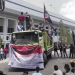 Ali Mazi Disebut Angkat Sekda yang Terlibat Kasus Dugaan Korupsi Ratusan Masyarakat Sultra Demo di DPRD Tagih Janji Kampanye Ali Mazi