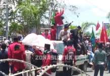 IMM Demo di Polda Sultra, Minta Dibentuk Tim Investigasi Independen IMM Demo di Polda Sultra, Minta Dibentuk Tim Investigasi Independen