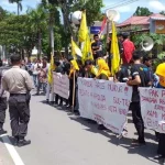 PMII Demo Polres Kolaka, Desak Tim Pengusutan Pelaku Penembakan Harus Independen PMII Demo Polres Kolaka, Desak Tim Pengusutan Pelaku Penembakan Harus Independen