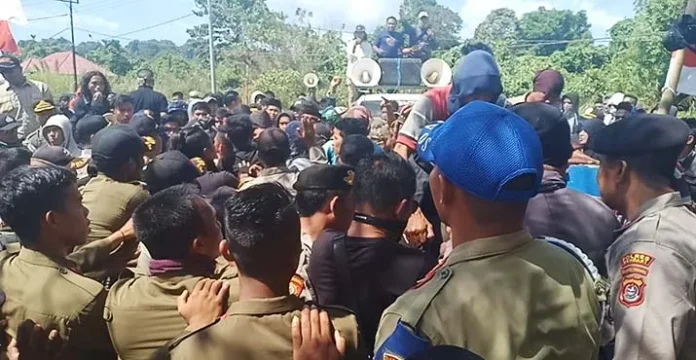 demokonkeptambang Ratusan Warga Wawonii Berdemo Tolak Tambang