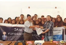 FIFGROUP Mengajar di SMK Negeri 1 Kendari FIFGROUP Mengajar di SMK Negeri 1 Kendari