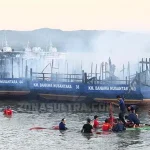 Empat Kapal Penumpang Bantuan Kemenhub Terbakar di Teluk Kendari Empat Kapal Penumpang Bantuan Kemenhub Terbakar di Teluk Kendari