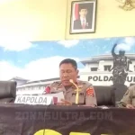 Kapolda Sultra Sebut Ada Massa Gunakan Masker Hitam dan Ditemukan Bom Molotov Kapolda Sultra Akui Satu Mahasiswa Tewas Tertembak Peluru Tajam