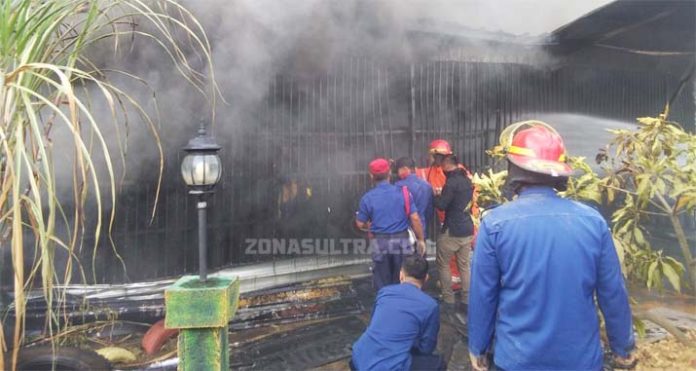 Gudang Variasi Mobil di Kendari Terbakar