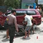 Lawan Arus, Pengendara Motor di Kolut Tabrakan dengan Mobil Lawan Arus, Pengendara Motor di Kolut Tabrakan dengan Mobil
