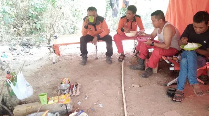 Selalu Makan Mie Instan-Telur, Personil Manggala Agni di Koltim Terancam Ditarik