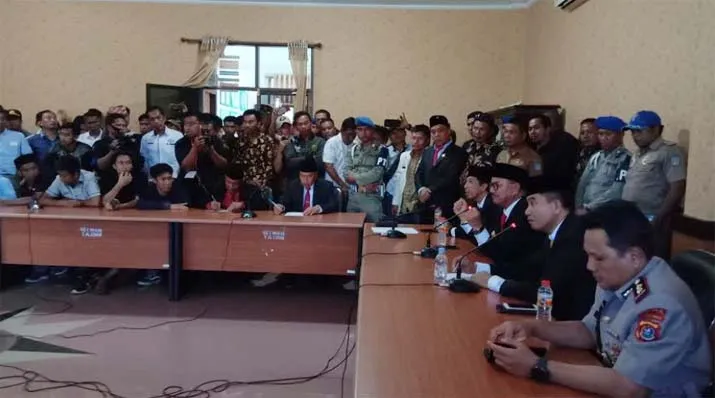 Aksi Tuntut Pembangunan Asrama Mahasiswa Konsel Ricuh, Pengunjuk Rasa Terluka