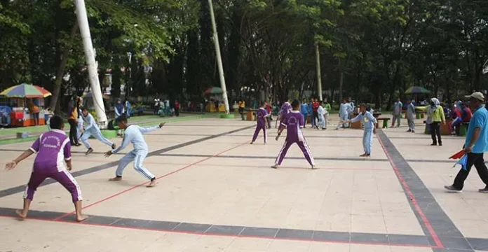 Peserta PKN Kota Kendari Adu Pertahanan Lewat "Main Asing"