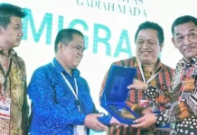 Bupati Muna Paparkan Pemanfaatan Dana Desa di Kongres Nasional Bupati Muna Paparkan Pemanfaatan Dana Desa di Kongres Nasional