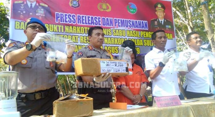 Polisi Tangkap IRT Pengedar 854 Gram Sabu dari Lapas Kendari