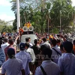 Tolak SK Rektor, Ratusan Mahasiswa UHO Geruduk Rektorat Tolak SK Rektor, Ratusan Mahasiswa UHO Geruduk Rektorat