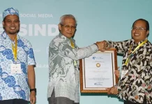 Terima Penghargaan API, Lukman Abunawas Fokus Wujudkan Sultra Cerdas Terima Penghargaan API, Lukman Abunawas Fokus Wujudkan Sultra Cerdas