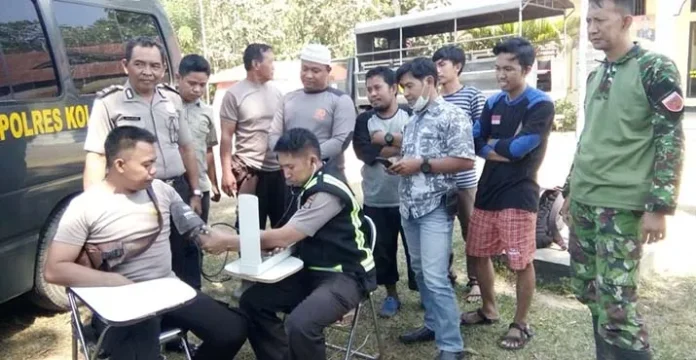 Kesehatan Tim Pemadam Kebakaran Lahan Gambut di Koltim Diperiksa