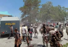 Pemkab Konsel Tegaskan Tak Alihkan Pembangunan Asrama Mahasiswa Aksi Tuntut Pembangunan Asrama Mahasiswa Konsel Ricuh, Pengunjuk Rasa Terluka