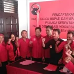 Rusman Emba Resmi Daftar di PDIP Muna Rusman Emba Resmi Daftar di PDIP Muna