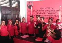 Rusman Emba Resmi Daftar di PDIP Muna Rusman Emba Resmi Daftar di PDIP Muna