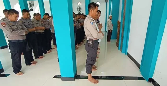 Gelar Salat Gaib, Duka Cita Polres Kolaka untuk Randi dan Yusuf