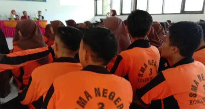 sma konsel Sasar Pemilih Pemula, Bawaslu Konsel Sosialisasi ke Sekolah