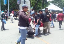 Ratusan Siswa SMK di Kendari Ikut Aksi dengan Ribuan Mahasiswa Ratusan Siswa SMK di Kedari Ikut Aksi dengan Ribuan Mahasiswa