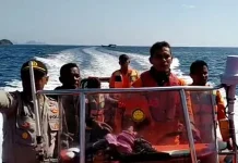 Tabrakan Long Boat di Talaga Buteng, Satu Korban Hilang Tabrakan Long Boat di Talaga Buteng, Satu Korban Hilang