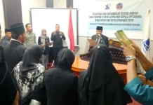 Azhari Lantik 18 Pejabat Lingkup USN Kolaka Azhari Lantik 18 Pejabat Lingkup USN Kolaka