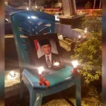 Mengenang Habibie, Wartawan di Kolaka Nyalakan Lilin Mengenang Habibie, Wartawan di Kolaka Nyalakan Lilin