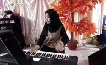Arindi Iin, Pemain Keyboard yang Ingin Kenalkan Budaya Sultra Arindi Iin, Pemain Keyboard yang Ingin Kenalkan Budaya Sultra