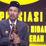 AS Tamrin Raih Penghargaan Pembangunan Bidang Ekonomi AS Tamrin Raih Penghargaan Pembangunan Bidang Ekonomi.