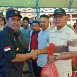 Bupati Kolut Minta Kelompok Tani Maksimalkan Penanaman Bibit Kakao Bupati Kolut Minta Kelompok Tani Maksimalkan Penanaman Bibit Kakao