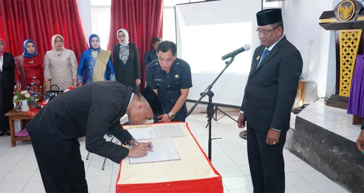 Resmi Jabat Sekda Buteng, Konstantinus Bukide Siap Menjalkan Tugas yang Amanah