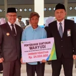 Honorer Damkar Kendari yang Meninggal Disantuni BPJS Ketenagakerjaan Honorer Damkar Kendari yang Meninggal Disantuni BPJS Ketenagakerjaan