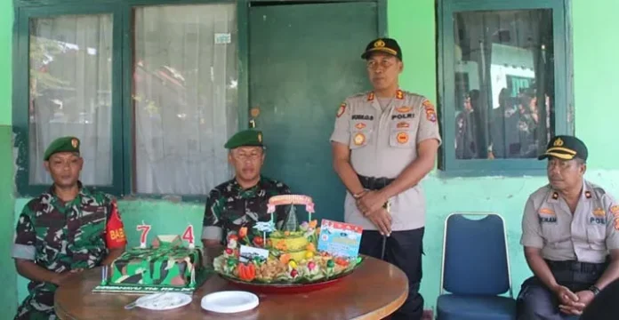 HUT TNI ke-74, Kapolres Kolut Kunjungi Koramil Lasusua