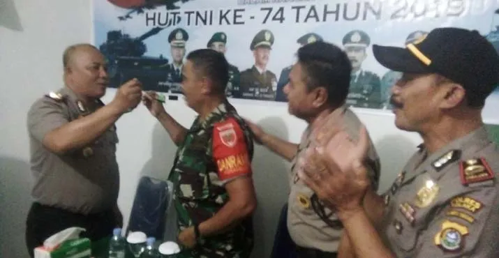 HUT TNI ke-74, 3 Kapolsek di Koltim Sambangi Danramil 1412-01 Tirawuta