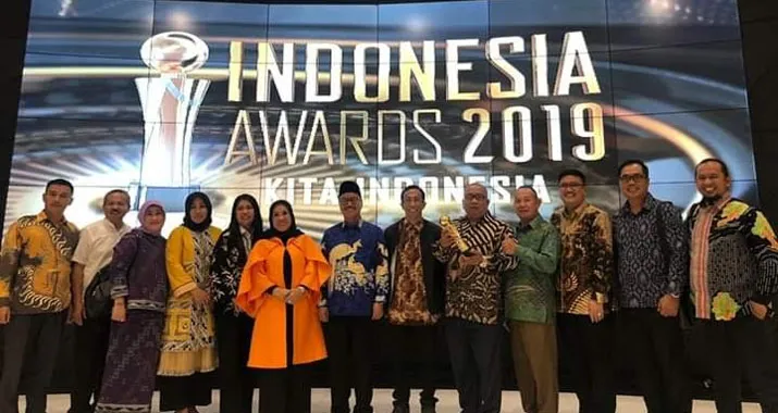 Lagi, Bupati Konsel Terima Penghargaan Pembangunan Infrastruktur