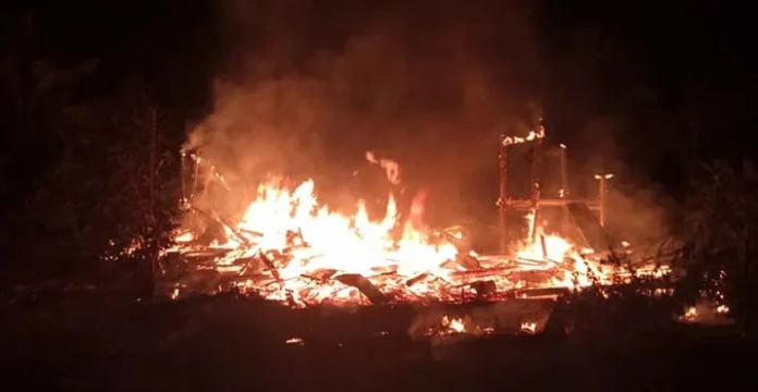 Dua Rumah Bersaudara di Desa Lembah Subur Koltim Ludes Terbakar