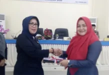 Wabup Koltim Serahkan KUA-PPAS 2020, Pendapatan Daerah Ditarget Rp.806 M Wabup Koltim Serahkan KUA-PPAS 2020, Pendapatan Daerah Ditarget Rp.806 M